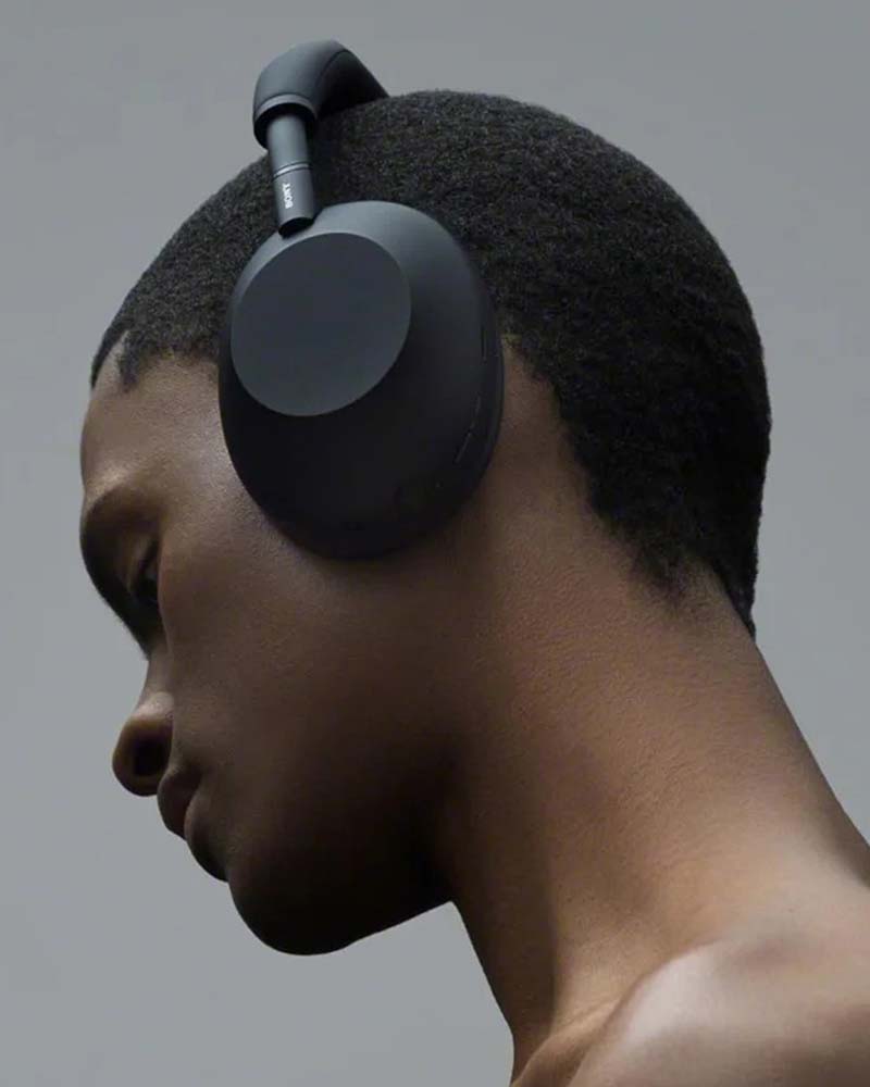 Apple AirPods Max, Over Ear Headphones - Image 3